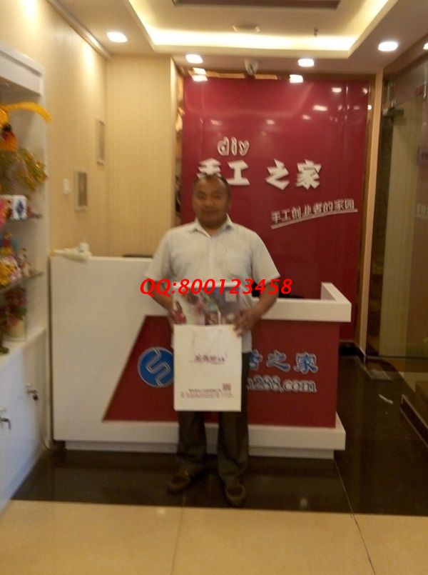 河南淅川縣百先生來手工活之家考察，欲組織當(dāng)?shù)亻e散人員做手工活(圖1)