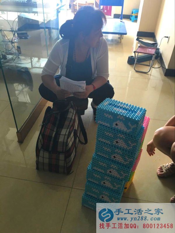 手工活之家的代理送來的紙抽盒是不是很漂亮！
