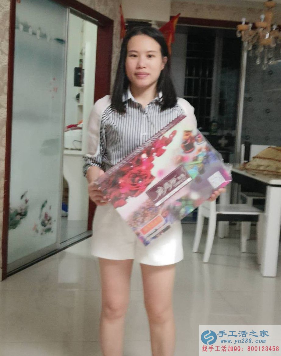 福建寧德劉女士業(yè)余時間做手工活串珠繡豐富生活又賺錢 福建寧德劉女士業(yè)余時間做手工活串珠繡豐富生活又賺錢