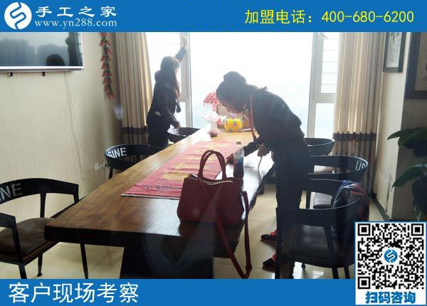 舍得是因為擁有，廣東深圳王女士做沒有押金的手工活給自己人生的底氣