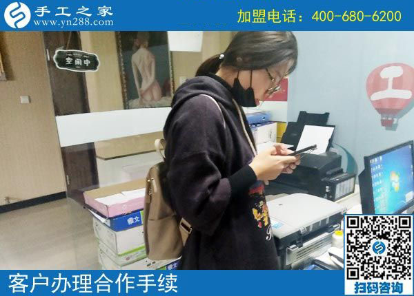 10月21日，正規(guī)手工活外發(fā)加工廠家一定是注重成品銷售的企業(yè)。手工之家接待考察加工客戶剪影