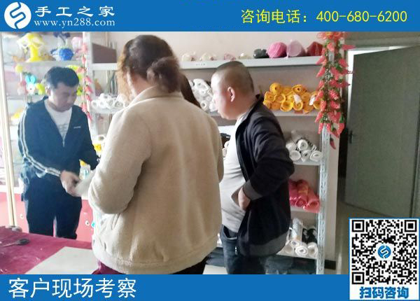 3月21日，在家做什么手工活能掙錢？大家都選這個賺錢的手工活。手工之家接待考察加工客戶剪影
