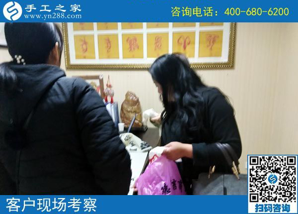 上班族的好兼職，四川宜賓杜女士做這個(gè)正規(guī)供料的手工活一舉兩得