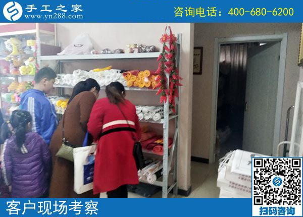一定要做手工活加工掙錢，翟女士知道家人在北京生活不易之后