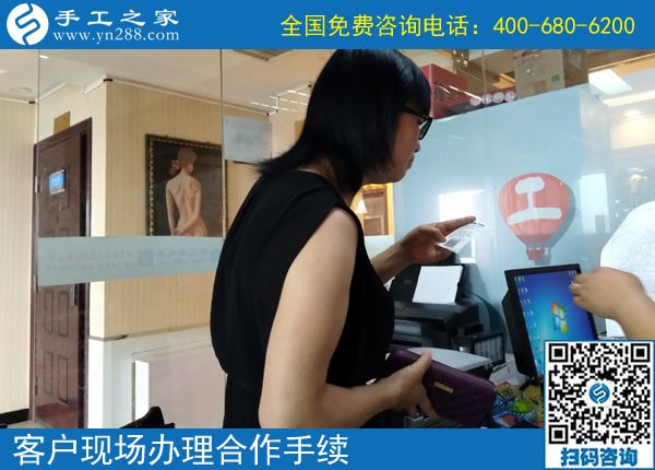 承接手工活外發(fā)加工，要掙錢，就要長(zhǎng)期有活兒干，廣西百色黃女士做珠繡串珠又掙630元