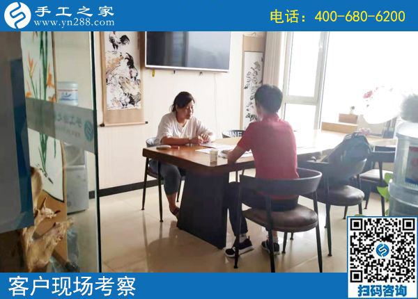 8月1日，拿回家做的手工活，大家都選擇勵志珠珠繡，手工之家接待考察加工客戶剪影