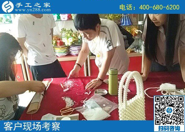 8月22日，想接正規(guī)廠家的手工活，很多人選擇這個(gè)沒(méi)有門檻的手工活，手工之家接待考察加工客戶剪影