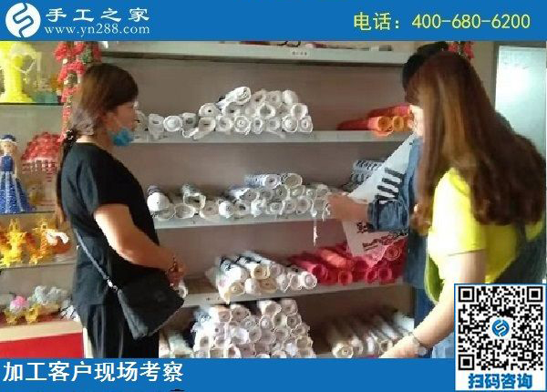 8月23日，拿回家做的手工活，大家選擇這個沒有門檻的珠繡手工，手工之家接待考察加工客戶剪影