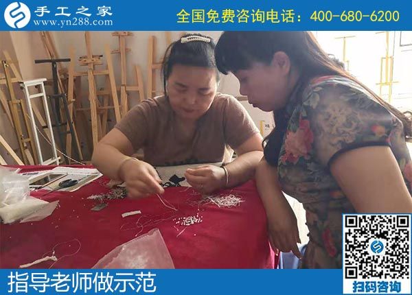 10月3日，重視產(chǎn)品質(zhì)量，正規(guī)手工活廠家是這樣做的，手工之家加工客戶針法學(xué)習(xí)實拍