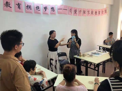 11月5日，如何看一個(gè)手工活加盟項(xiàng)目正不正規(guī)？手工之家接待考察加工客戶剪影