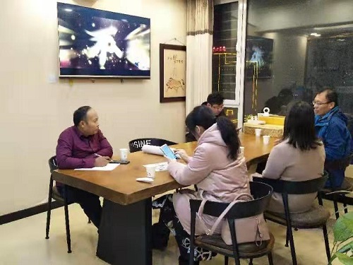 加大珠繡市場化、著重產(chǎn)品創(chuàng)新------記邯鄲學(xué)院文化產(chǎn)業(yè)管理專業(yè)主任一行到手工之家調(diào)研指導(dǎo)