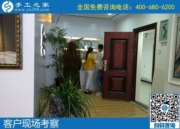 4月26日，農(nóng)村手工活加工項(xiàng)目、純手工活外發(fā)加工，返鄉(xiāng)農(nóng)民工的創(chuàng)業(yè)好項(xiàng)目就在勵(lì)志珠珠繡，手工之家接待考察合作加工客戶剪影