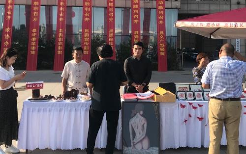 亮相“中國農(nóng)民豐收節(jié)”，勵志珠珠繡等純手工大放異彩(圖1)