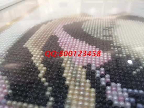 2月13日，串珠手工活外發(fā)加工，手工外發(fā)，手工之家服務(wù)貼心，珠繡串珠手工活靠譜，圖為勵(lì)志珠珠繡串珠產(chǎn)品細(xì)節(jié)剪影