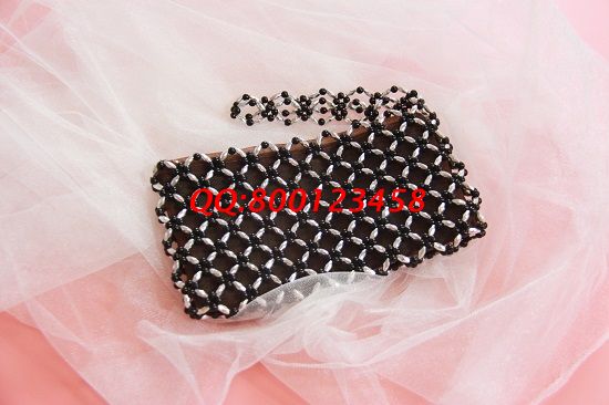 2月7日，可以在家做的手工活，這里的珠繡外發(fā)手工活負(fù)責(zé)郵寄到家還回收，珠繡手工珠包成品細(xì)節(jié)實(shí)拍