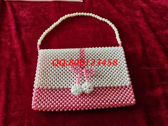 4月1日，拿回家做的手工活，手工活掙錢，敬業(yè)的企業(yè)手工之家更適宜合作，勵(lì)志珠珠繡新款珠包實(shí)拍
