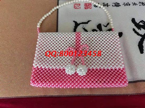 4月1日，拿回家做的手工活，手工活掙錢，敬業(yè)的企業(yè)手工之家更適宜合作，勵(lì)志珠珠繡新款珠包實(shí)拍