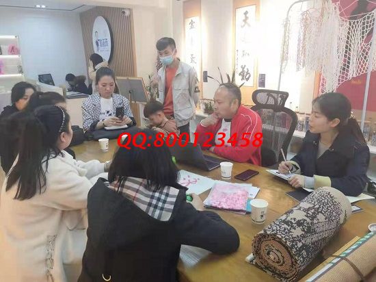 4月2日，做手工活是有技巧的，珠繡可以寄到家做的手工活要好要快就要看看這些，勵(lì)志珠珠繡串珠小飾品實(shí)拍