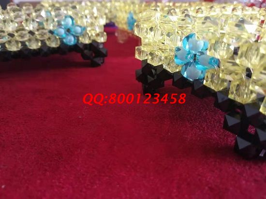 3月1日，家庭手工加工活回收，拿回家做的外發(fā)手工活，陽春三月做手工就選手工之家的珠繡串珠手工活加工項(xiàng)目，圖為勵(lì)志珠珠繡串珠成品實(shí)拍