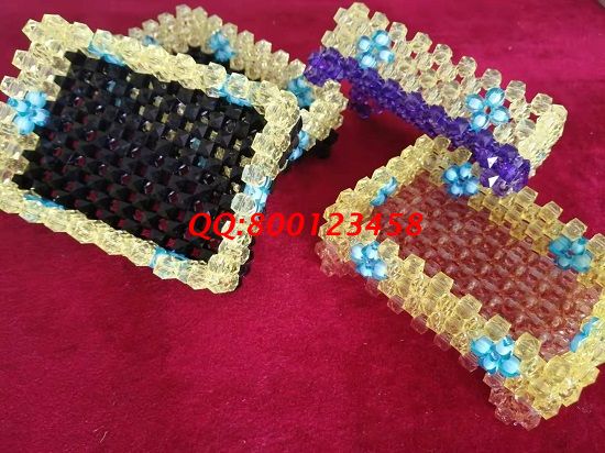 3月1日，家庭手工加工活回收，拿回家做的外發(fā)手工活，陽春三月做手工就選手工之家的珠繡串珠手工活加工項(xiàng)目，圖為勵(lì)志珠珠繡串珠成品實(shí)拍
