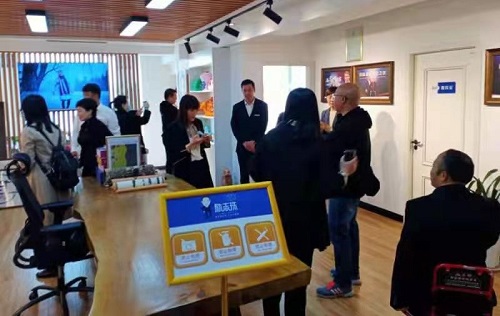 與女兒一起做手工，幸福從來(lái)都是奮斗來(lái)的------記手工之家加工補(bǔ)貼政策之優(yōu)秀合作伙伴方先生