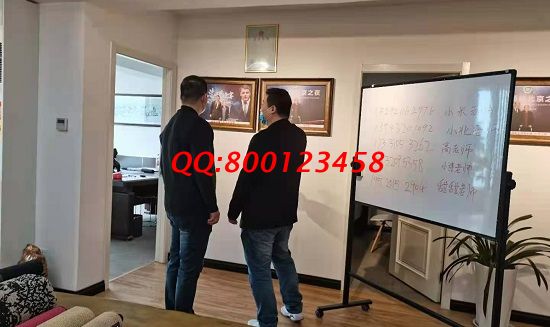 4月11日，想接正規(guī)廠家的手工活，珠繡這個(gè)拿回家做的手工活，成為越來越多人的選擇。手工之家接待考察合作加工客戶剪影