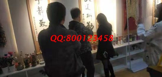 4月11日，想接正規(guī)廠家的手工活，珠繡這個(gè)拿回家做的手工活，成為越來越多人的選擇。手工之家接待考察合作加工客戶剪影