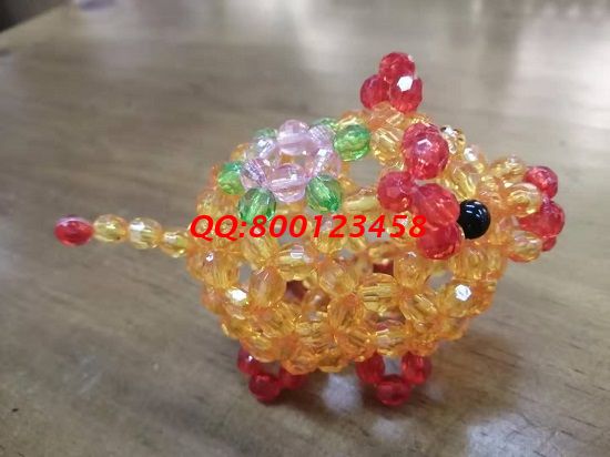 1月21日，可以寄到家做的手工活，在家做手工活掙錢，手工之家的珠繡串珠手工活外發(fā)加工項(xiàng)目可信可靠，圖為勵(lì)志珠珠繡串珠成品實(shí)拍