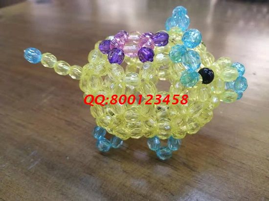 1月21日，可以寄到家做的手工活，在家做手工活掙錢，手工之家的珠繡串珠手工活外發(fā)加工項(xiàng)目可信可靠，圖為勵(lì)志珠珠繡串珠成品實(shí)拍