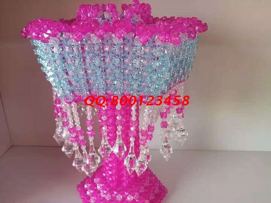 5月1日，正規(guī)供料的手工活，就業(yè)創(chuàng)業(yè)好項(xiàng)目就來(lái)這里，圖為勵(lì)志珠珠繡串珠手工成品實(shí)拍