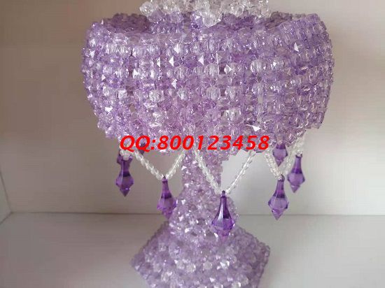 5月1日，正規(guī)供料的手工活，就業(yè)創(chuàng)業(yè)好項(xiàng)目就來(lái)這里，圖為勵(lì)志珠珠繡串珠手工成品實(shí)拍