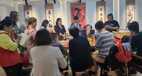 創(chuàng)業(yè)，其實(shí)有章可循，“手工之家”模式讓你人生有夢(mèng)、創(chuàng)業(yè)成功                      ----記手工之家第二期全國優(yōu)秀繡娘培訓(xùn)會(huì)