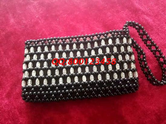 5月8日，可以寄到家做的手工活，在家做手工活掙錢，珠繡外發(fā)手工活是大家的選擇，勵志珠珠繡串珠手工包產(chǎn)品實拍