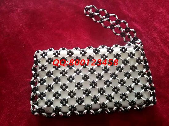 5月8日，可以寄到家做的手工活，在家做手工活掙錢，珠繡外發(fā)手工活是大家的選擇，勵志珠珠繡串珠手工包產(chǎn)品實拍