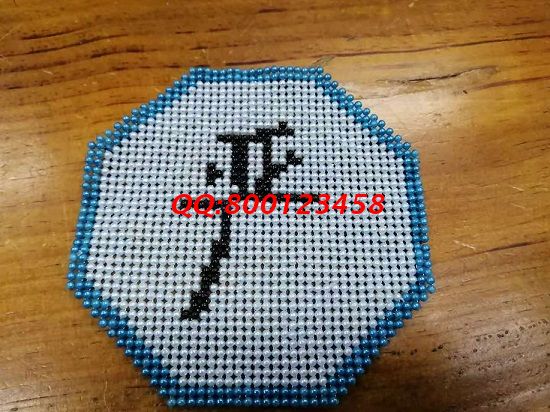 5月27日，要賺錢，在家里做什么外發(fā)手工活，他們選擇非遺項(xiàng)目手工活外發(fā)加工回收項(xiàng)目，圖為勵(lì)志珠珠繡小幅手工成品實(shí)拍