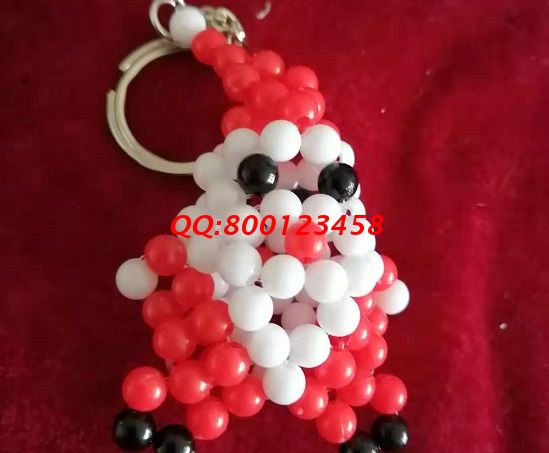 6月1日，拿回家做的手工活，可以在家做的手工活，找手工活要找有前景的企業(yè)和產(chǎn)品，圖為勵(lì)志珠珠繡串珠純手工小飾品實(shí)拍