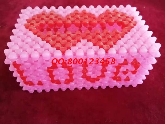 6月3日，可以寄到家做的手工活，拿回家做的手工活，這個十多年的手工企業(yè)加工銷售一條龍，圖為勵志珠珠繡串珠純手工產(chǎn)品（紙抽盒）實拍