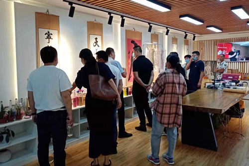 手工活外發(fā)加工，已經(jīng)成為更多人居家賺錢選擇(圖1)