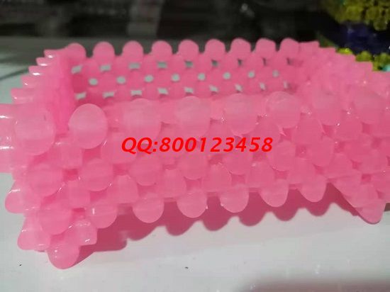 6月15日，在家做手工活掙錢，安全環(huán)保的珠繡外發(fā)手工活更合適，也是更多人的選擇，圖為勵(lì)志珠珠串珠手工成品（肥皂盒）實(shí)拍