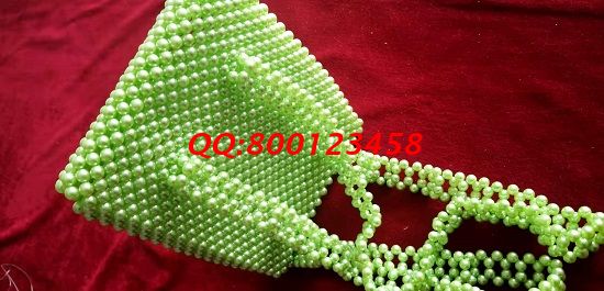 6月24日，可以帶回家做的手工活，珠繡手工活外發(fā)加工項(xiàng)目適合你、我、他和她，圖為勵(lì)志珠珠繡新款珠包成品實(shí)拍