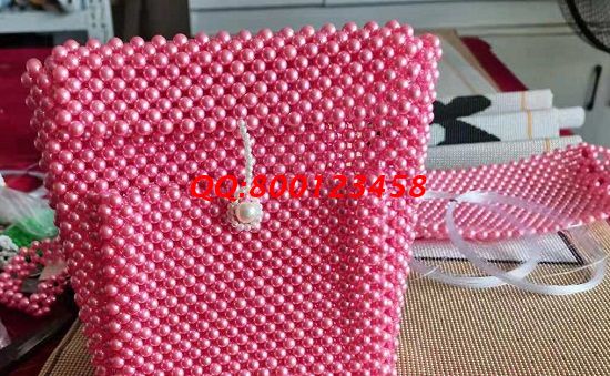 6月26日，靠譜的手工活加工項(xiàng)目，找可以寄到家做的手工活應(yīng)該知道這些，圖為勵(lì)志珠珠繡新款珠包成品實(shí)拍