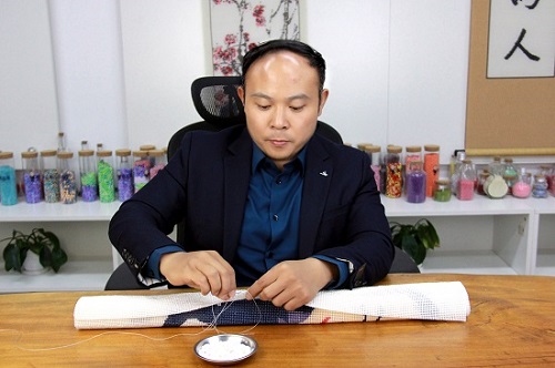 拳拳愛(ài)心，只為世間溫暖------記愛(ài)心企業(yè)手工之家創(chuàng)始人郝總