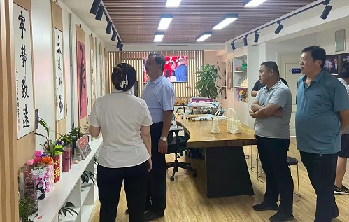 發(fā)展殘疾人事業(yè)，實(shí)施鄉(xiāng)村振興戰(zhàn)略--------記邱縣梁二莊鎮(zhèn)村領(lǐng)導(dǎo)一行蒞臨手工之家參觀指導(dǎo)