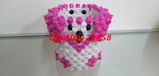 8月3日，想接正規(guī)廠家的手工活，可以帶回家做的手工活就選手工之家，圖為勵(lì)志珠珠繡串珠成品（一款筆筒）實(shí)拍