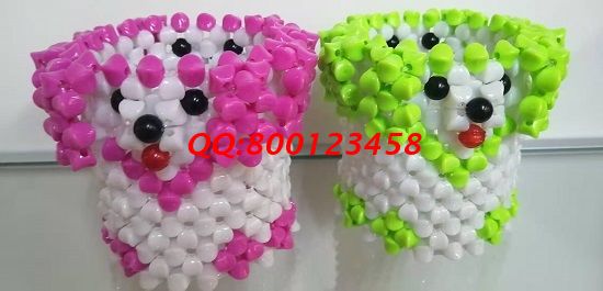 8月3日，想接正規(guī)廠家的手工活，可以帶回家做的手工活就選手工之家，圖為勵(lì)志珠珠繡串珠成品（一款筆筒）實(shí)拍