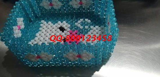 8月4日，可以帶回家做的手工活，手工活代理加工項目就選有責任的手工之家，圖為勵志珠珠繡串珠手工產品（一款收納盒）實拍