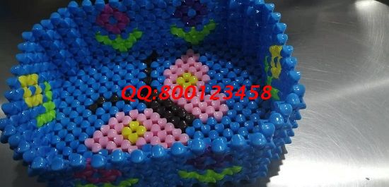 8月4日，可以帶回家做的手工活，手工活代理加工項目就選有責任的手工之家，圖為勵志珠珠繡串珠手工產品（一款收納盒）實拍