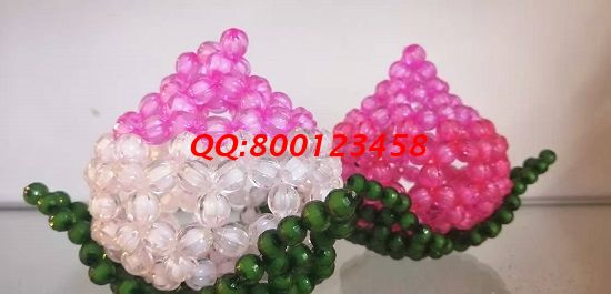 8月10日，就業(yè)創(chuàng)業(yè)好項目，拿回家做的手工活，手工之家的手工活代理加工項目很受大家的歡迎，圖為勵志珠珠繡串珠產品實拍