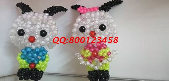 8月12日，可以帶回家做的手工活，多勞多得，掙錢(qián)多少主要看付出多少，圖為勵(lì)志珠珠繡串珠成品實(shí)拍