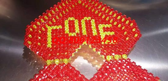 8月14日，七夕與家人一起在家做手工活掙錢(qián)，簡(jiǎn)單好做、時(shí)間自由的就選手工之家的珠繡串珠外發(fā)手工活，圖為勵(lì)志珠珠繡串珠成品實(shí)拍